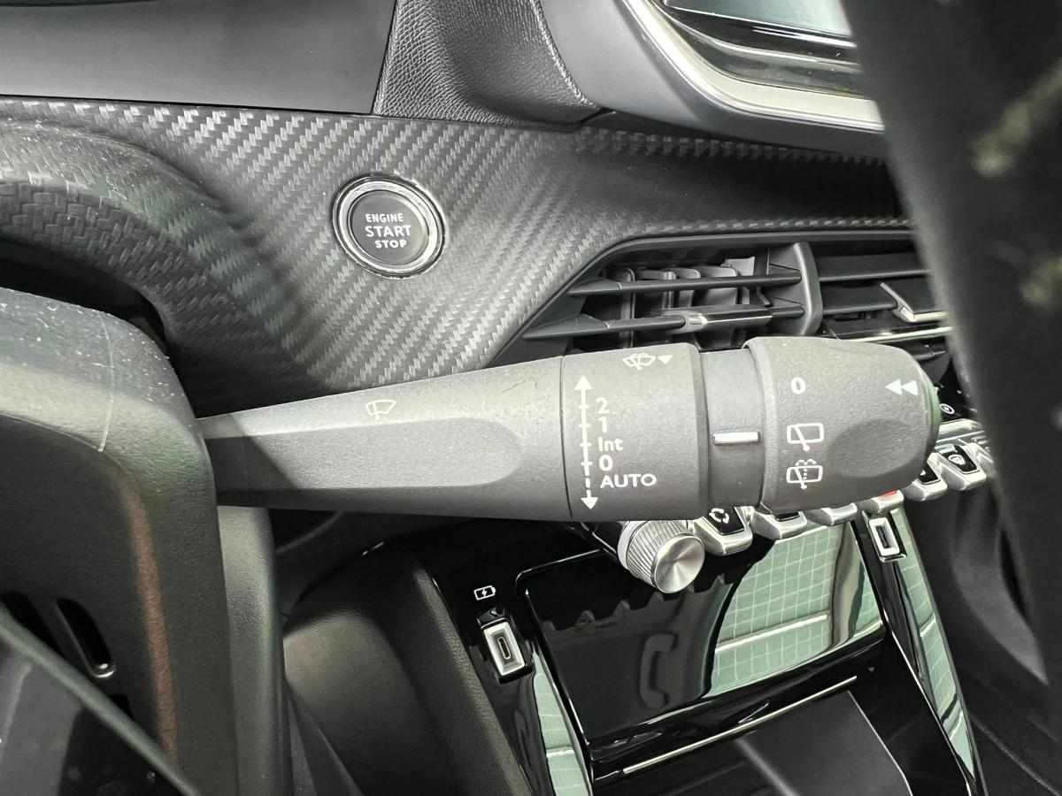 peugeot-e-2008-allure-ev-50kwh-2022-eletrico
