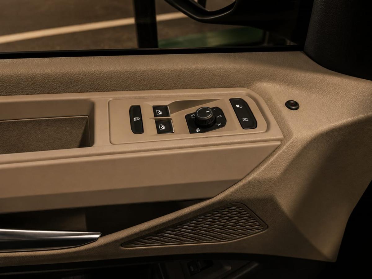 volkswagen-multivan-2025-diesel-1995cc