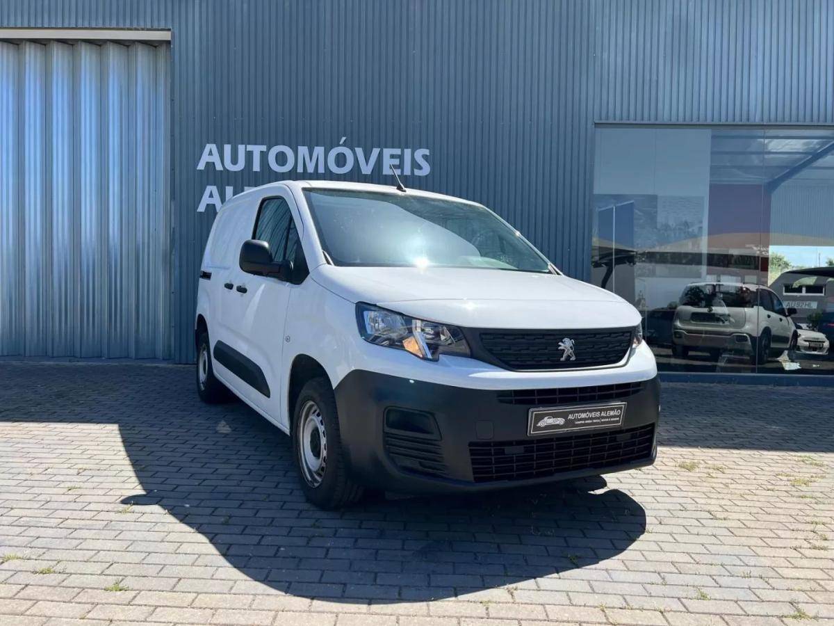 peugeot-partner-2023-diesel-1499cc
