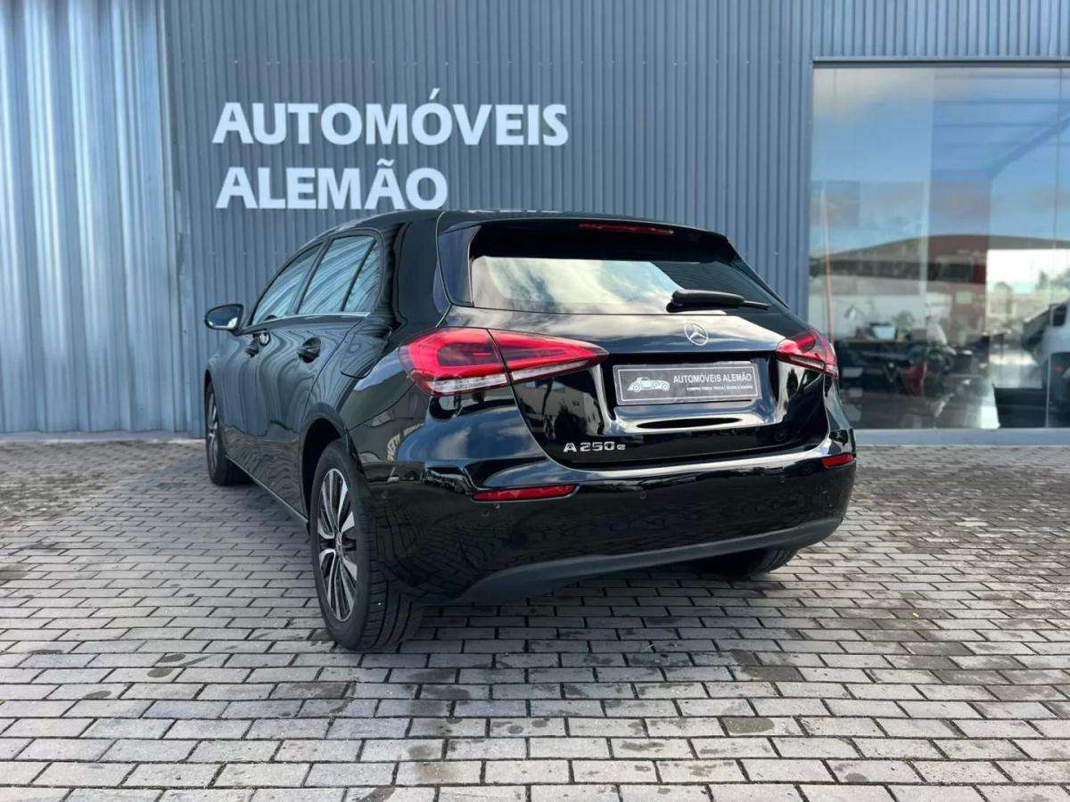 mercedes-benz-classe-a-2022-hibrido-1332cc