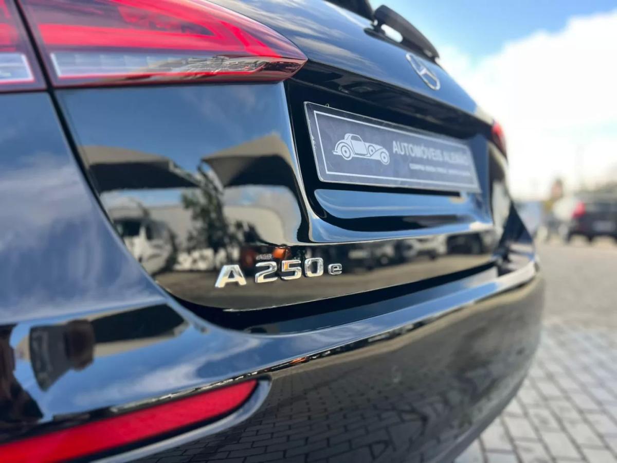 mercedes-benz-classe-a-2022-hibrido-1332cc