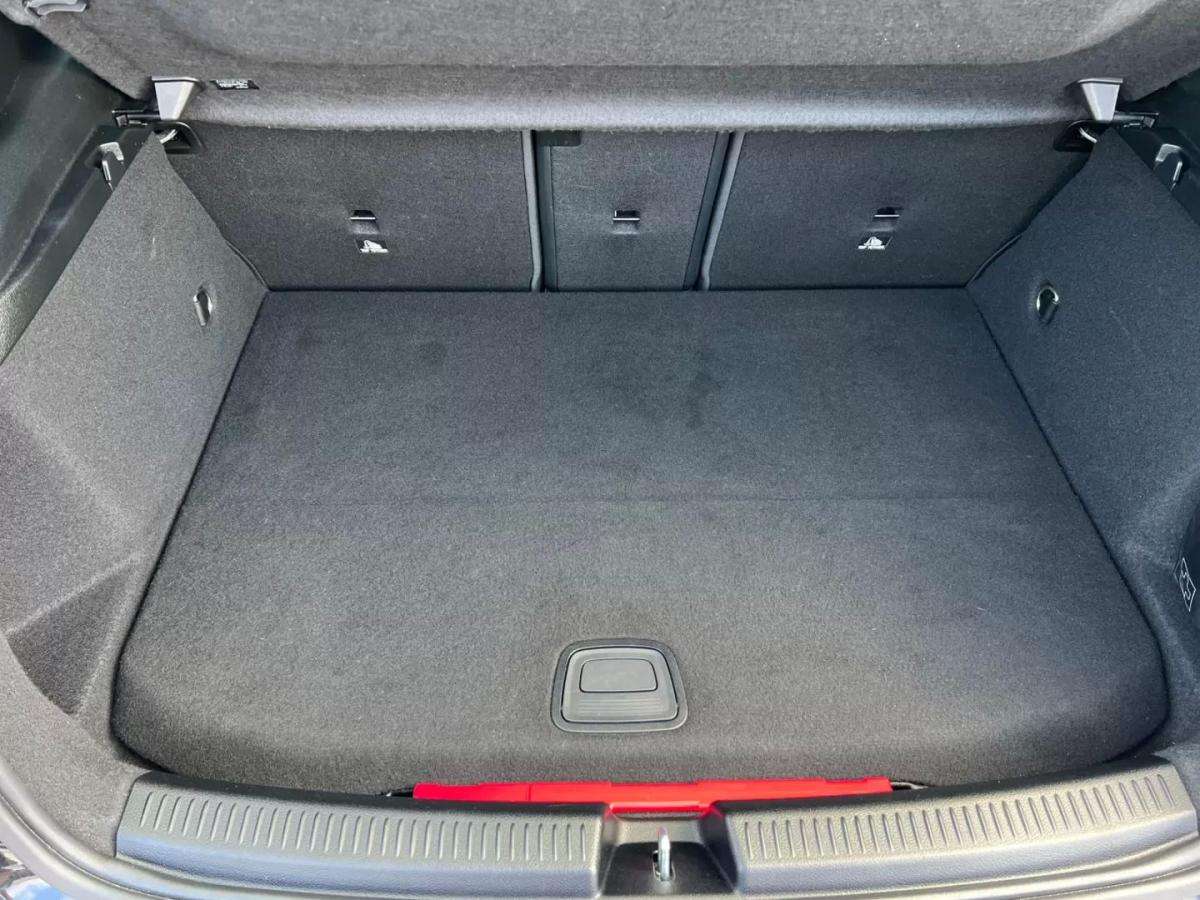 mercedes-benz-classe-a-2022-hibrido-1332cc
