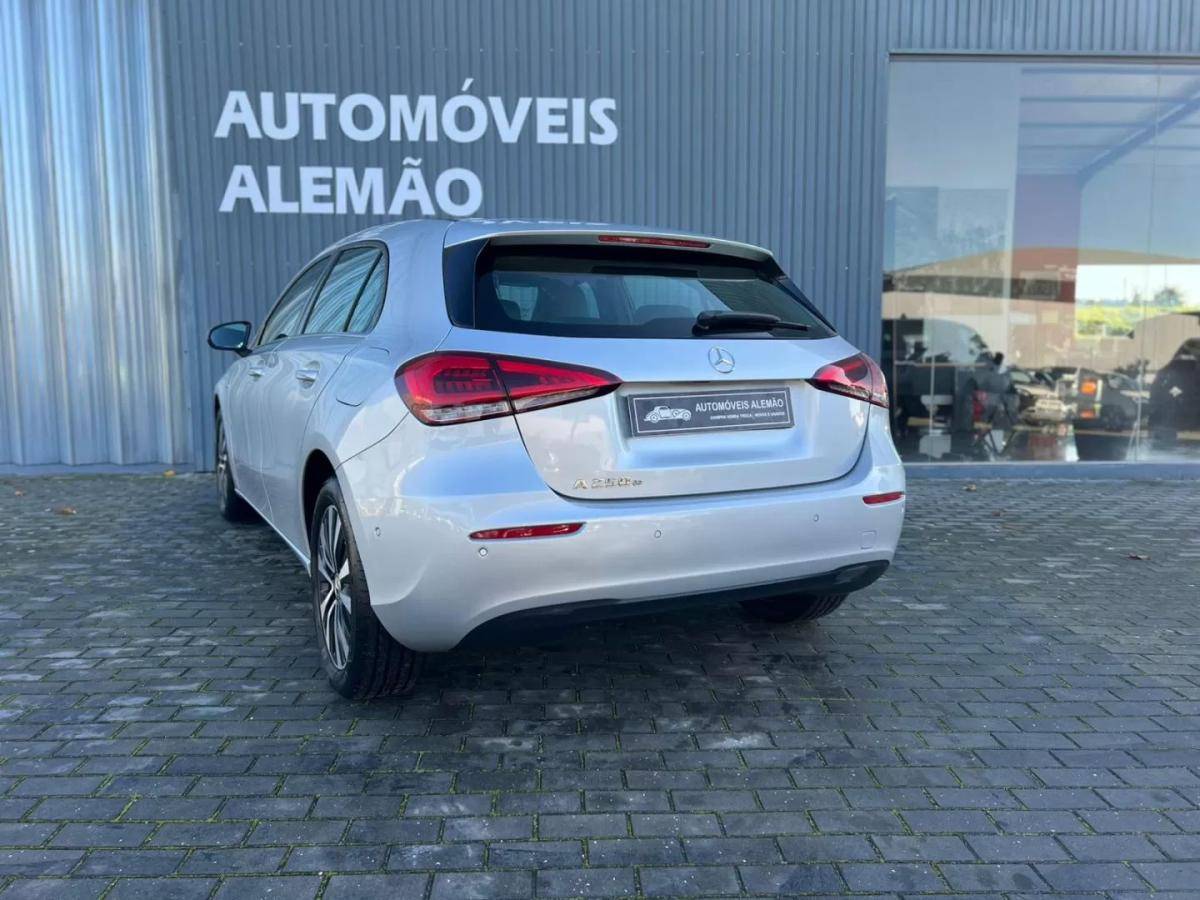 mercedes-benz-classe-a-2021-hibrido-1338cc
