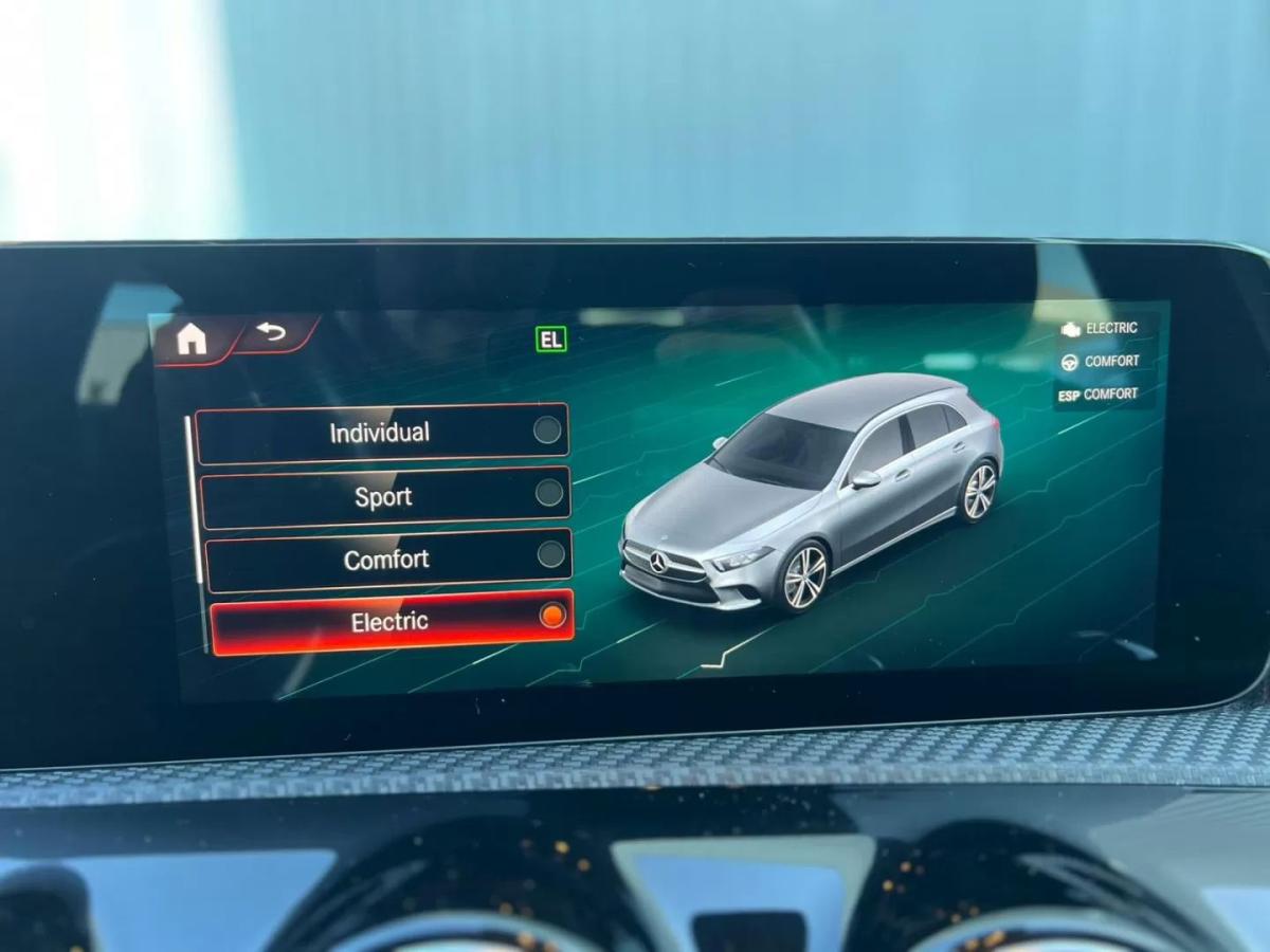 mercedes-benz-classe-a-2021-hibrido-1338cc