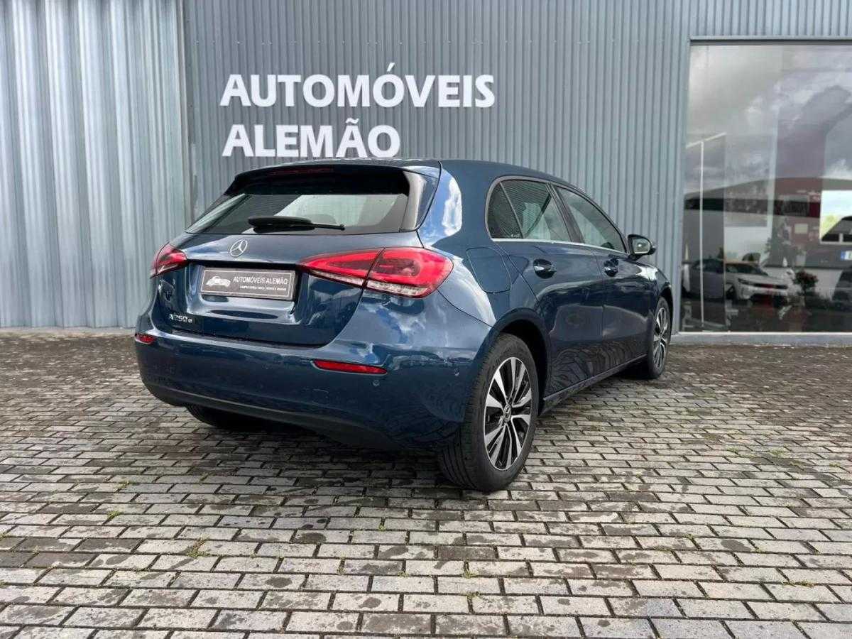mercedes-benz-classe-a-2022-hibrido-1332cc