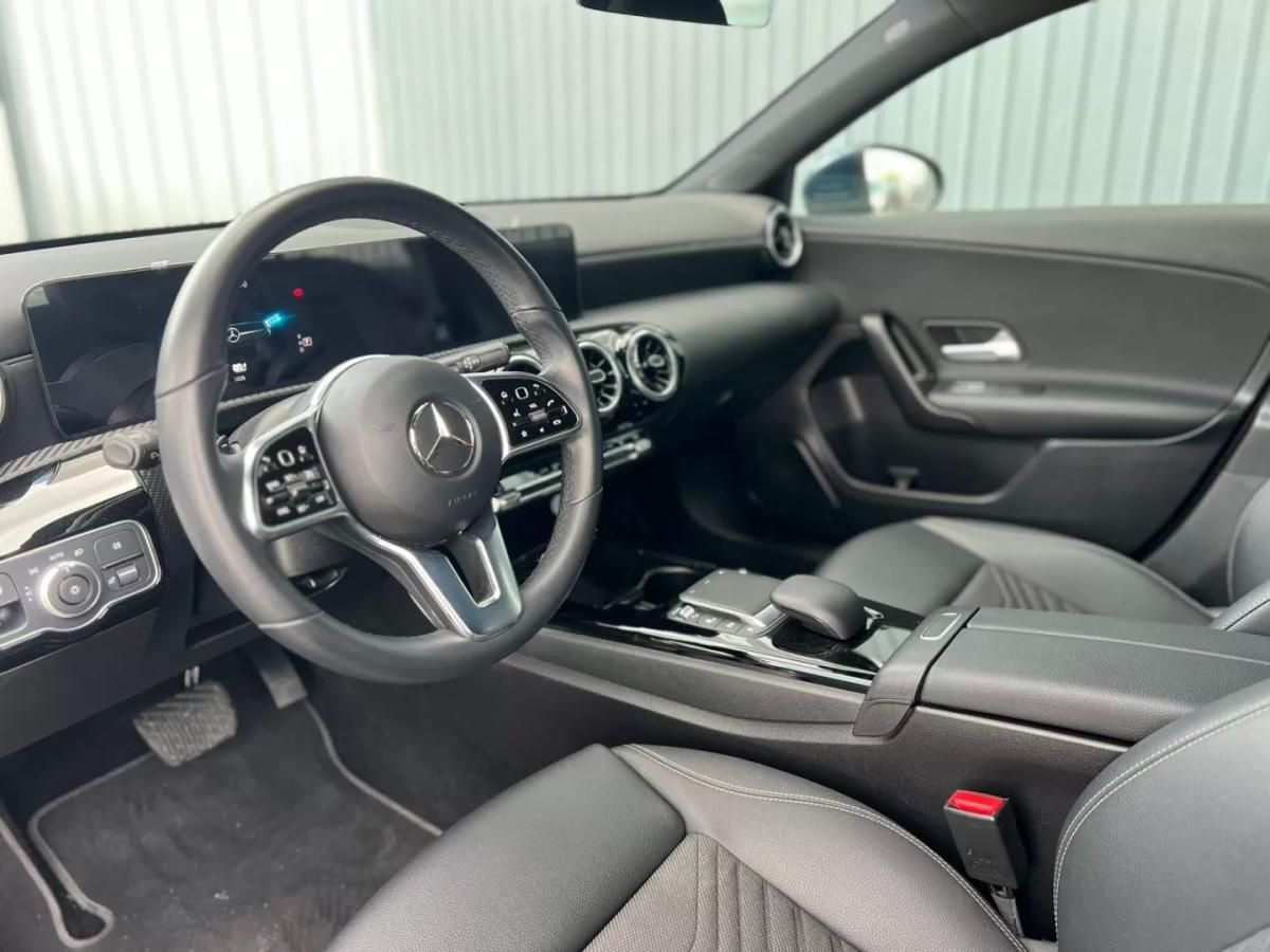 mercedes-benz-classe-a-2022-hibrido-1332cc