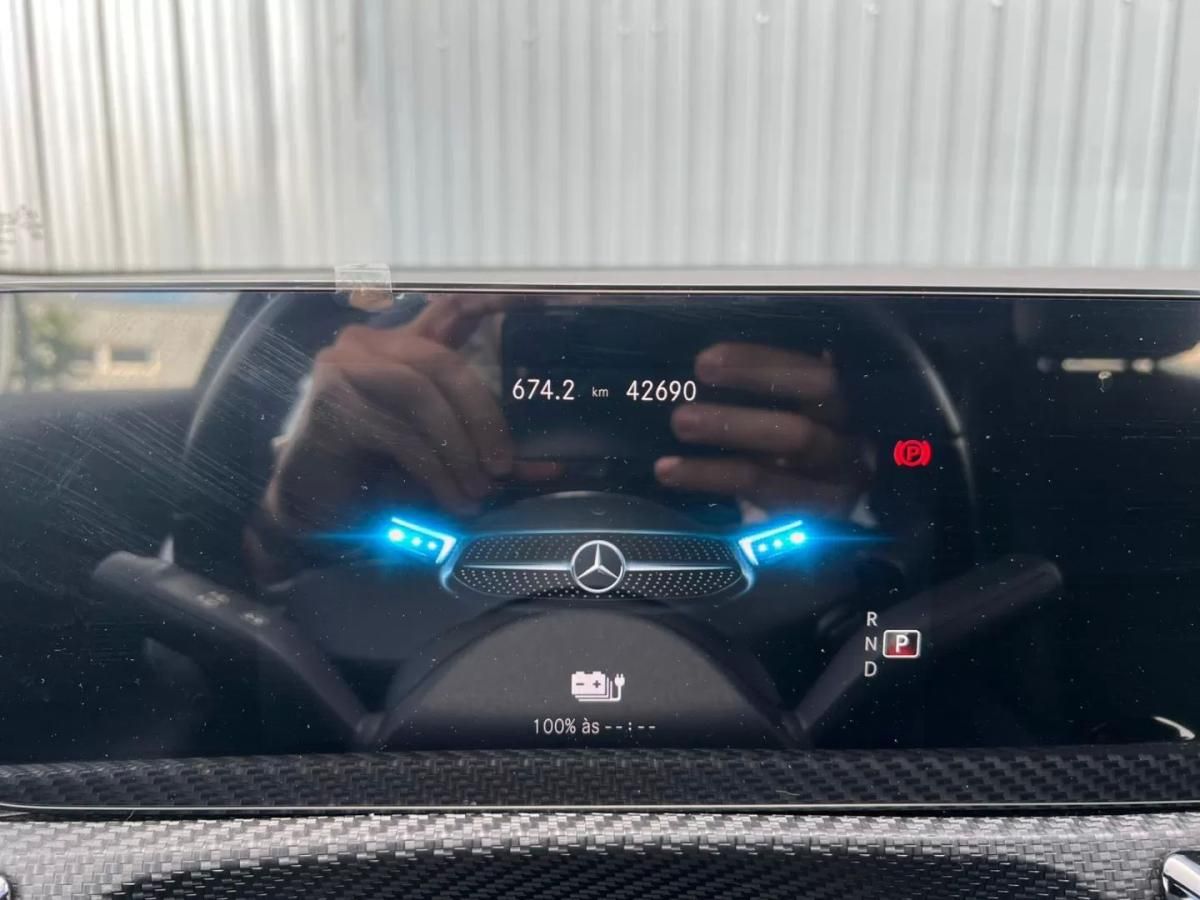 mercedes-benz-classe-a-2022-hibrido-1332cc
