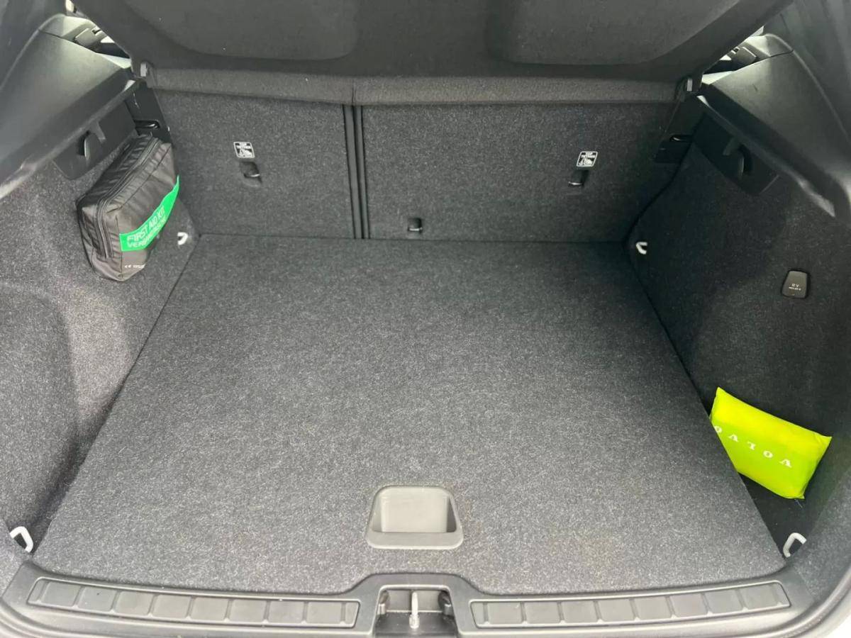 volvo-xc40-2022-gasolina-1477cc