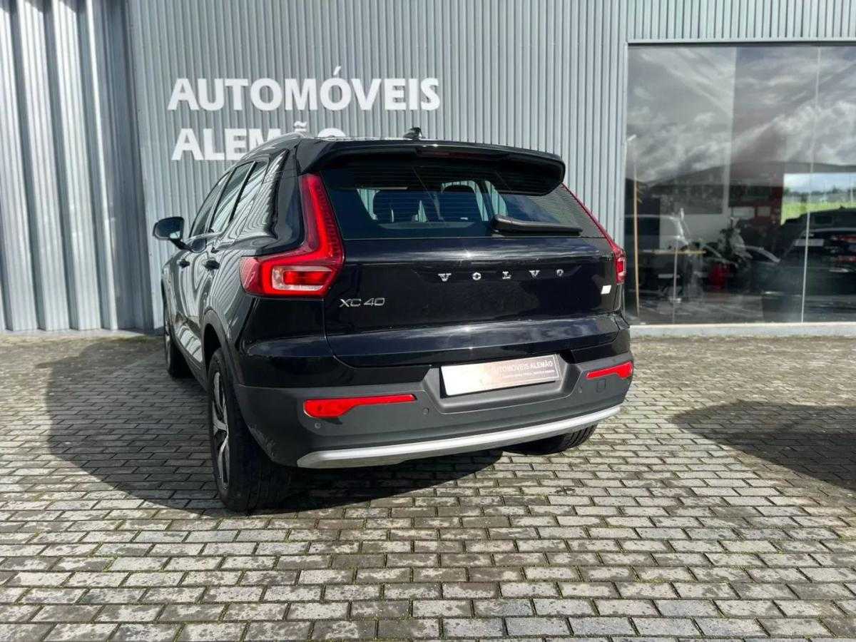 volvo-xc40-2023-hibrido-1477cc