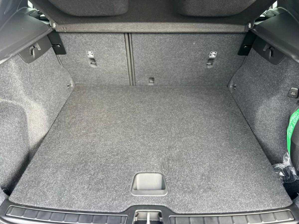 volvo-xc40-2023-hibrido-1477cc