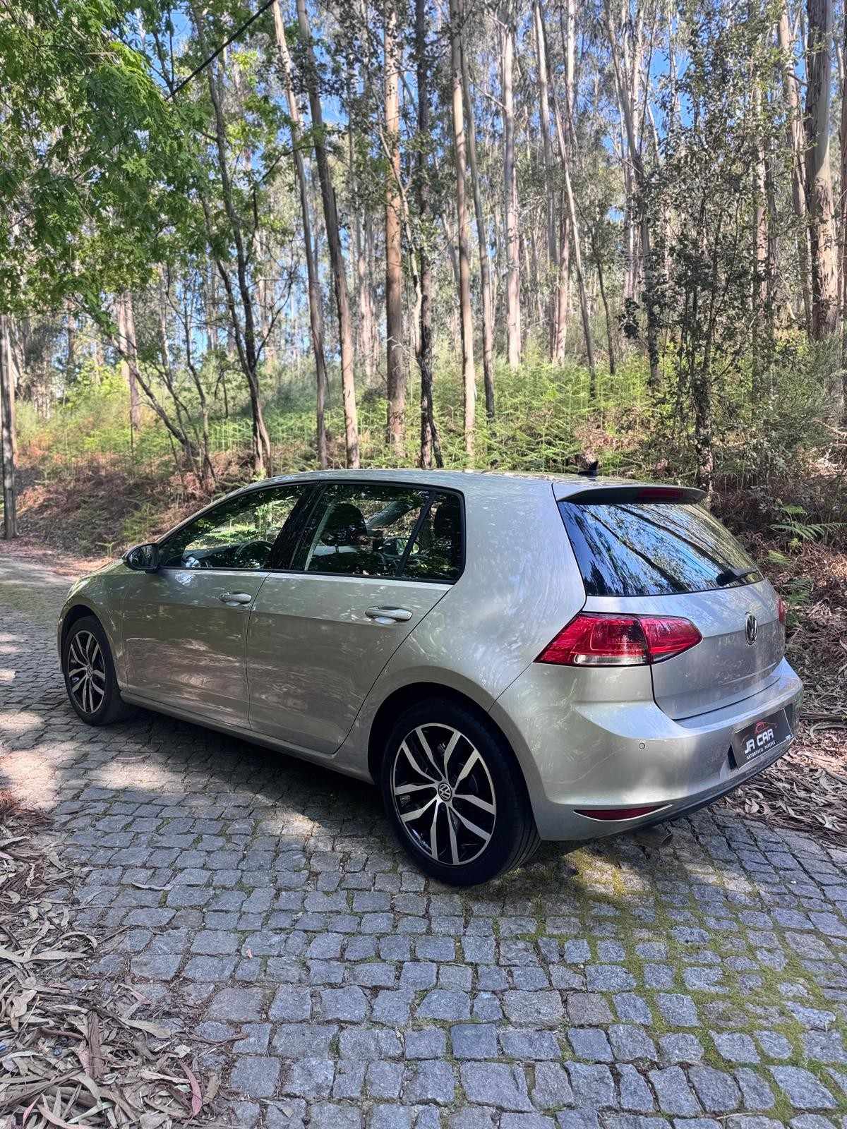 volkswagen-golf-2016-diesel-1598cc