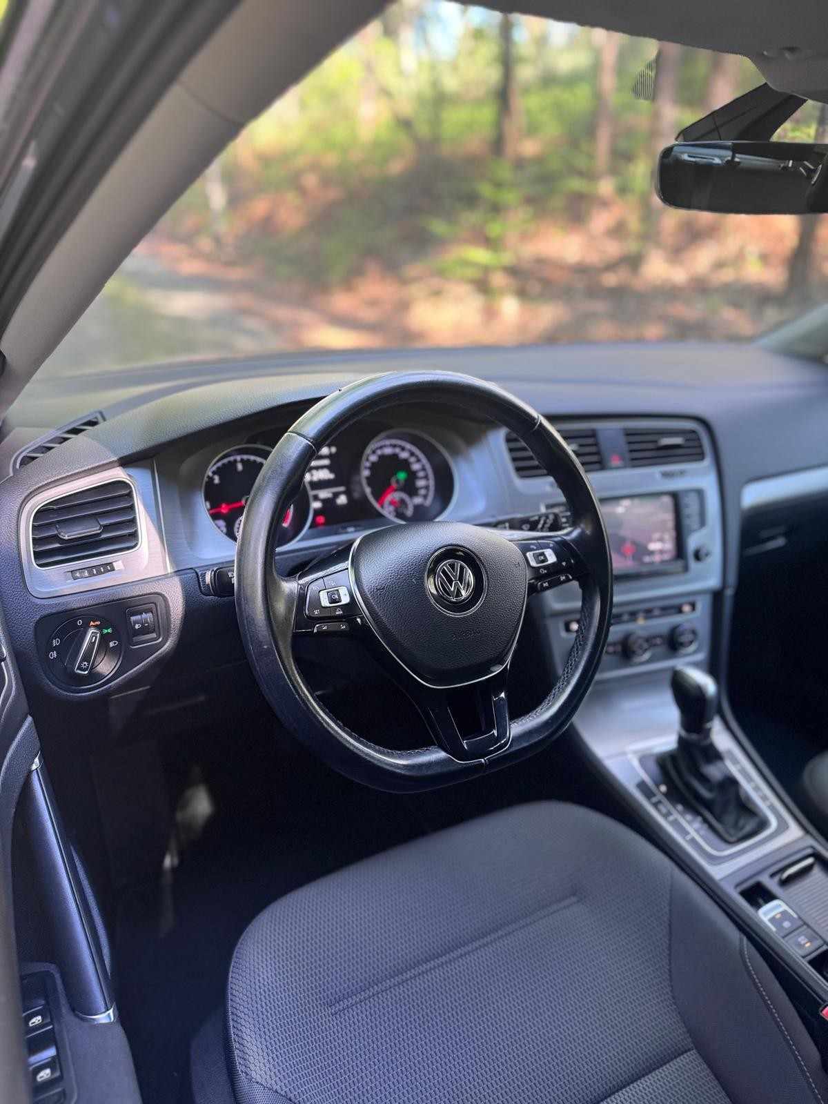 volkswagen-golf-2016-diesel-1598cc
