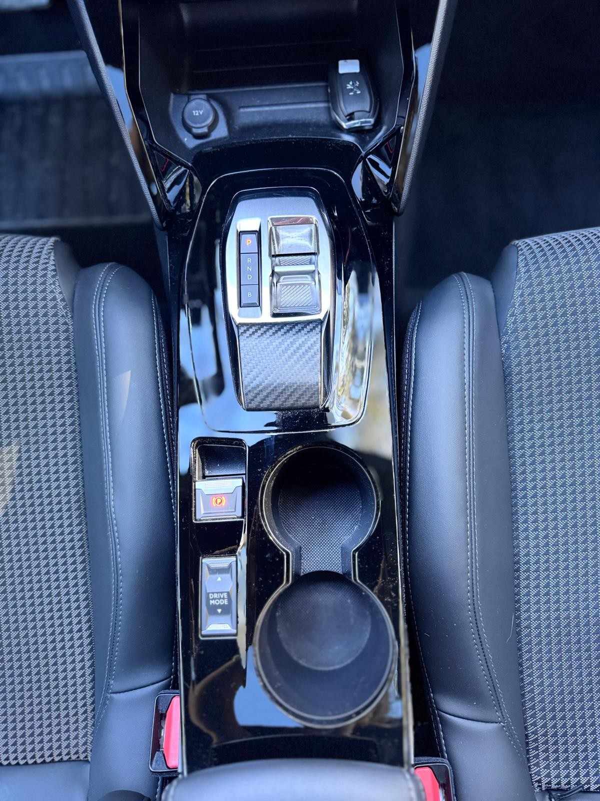 peugeot-2008-2023-eletrico-267cc