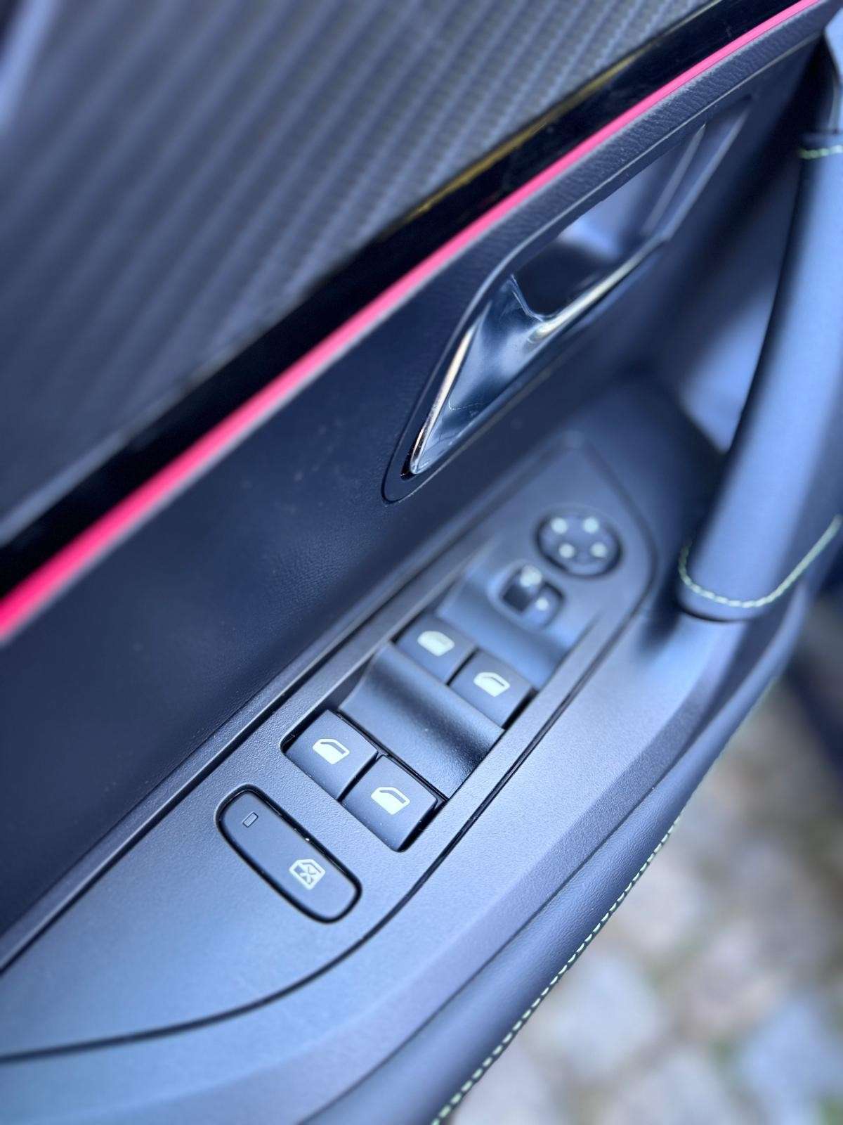 peugeot-2008-2023-eletrico-267cc