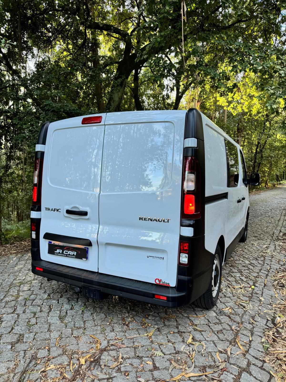 renault-trafic-2022-diesel-1997cc