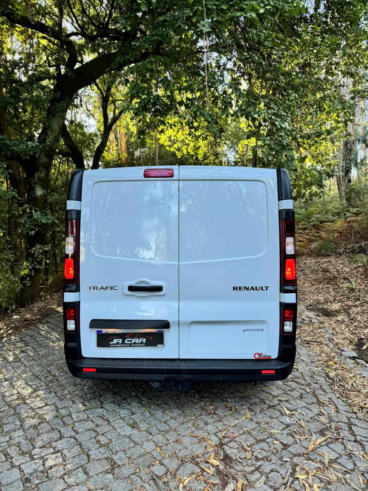 renault-trafic-2022-diesel-1997cc