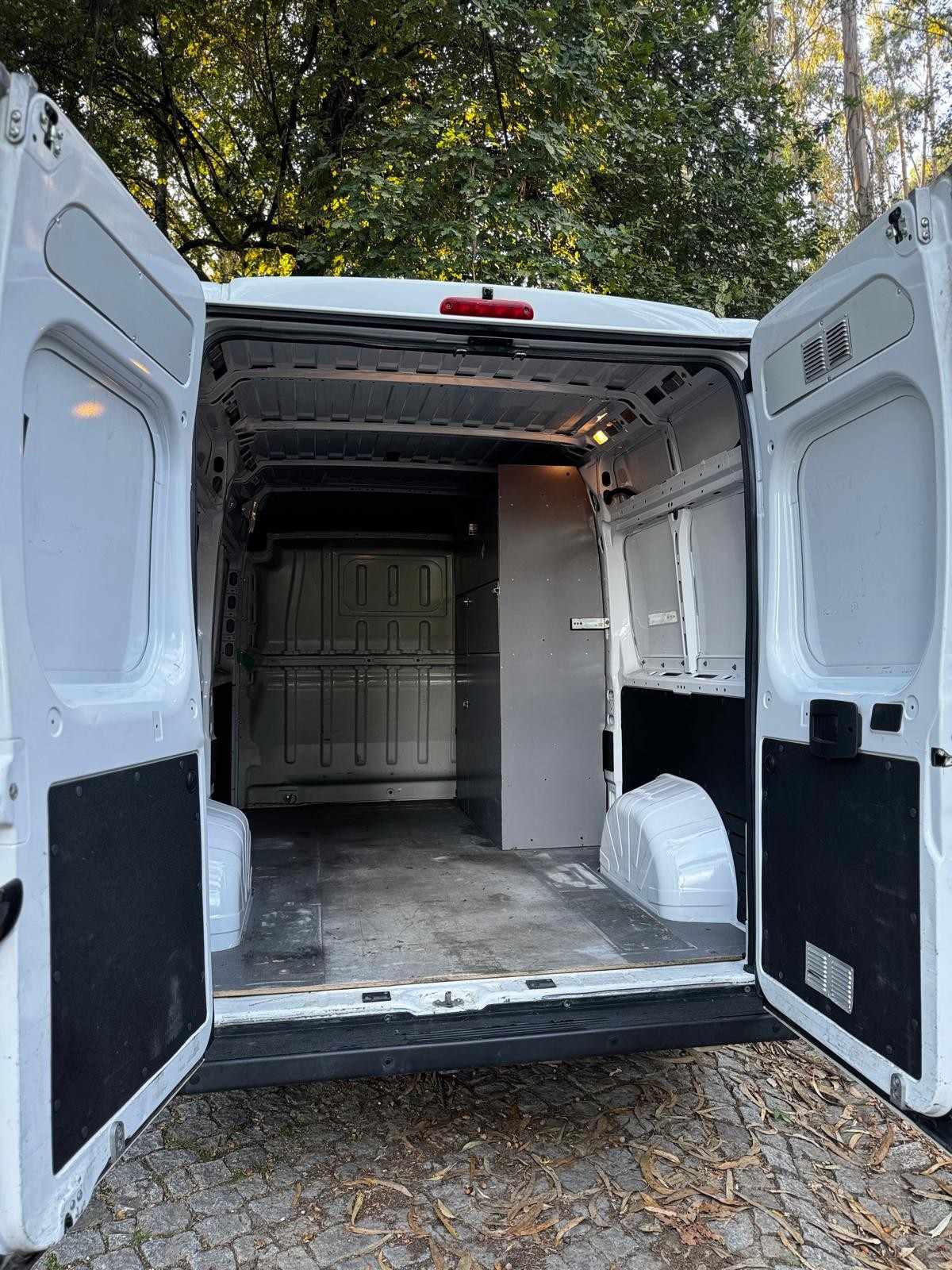 peugeot-boxer-2023-diesel-2179cc