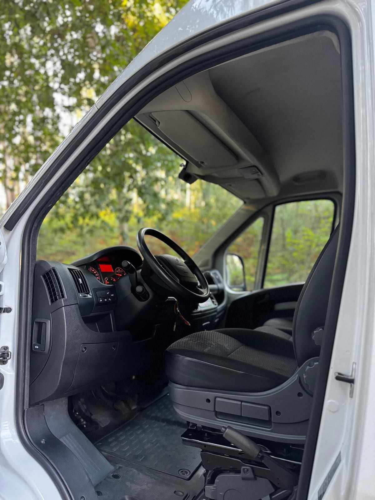 peugeot-boxer-2023-diesel-2179cc