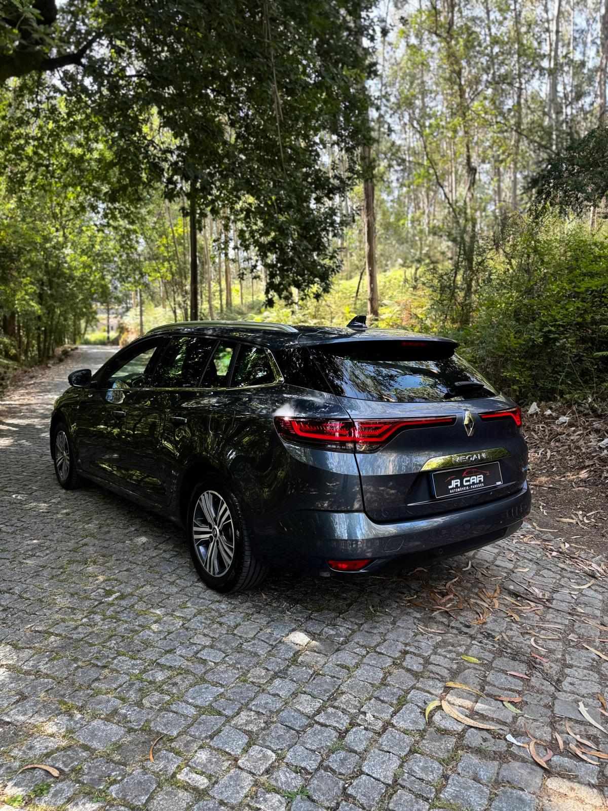 renault-megane-sport-tourer-2022-hibrido-a-gasolina-1598cc