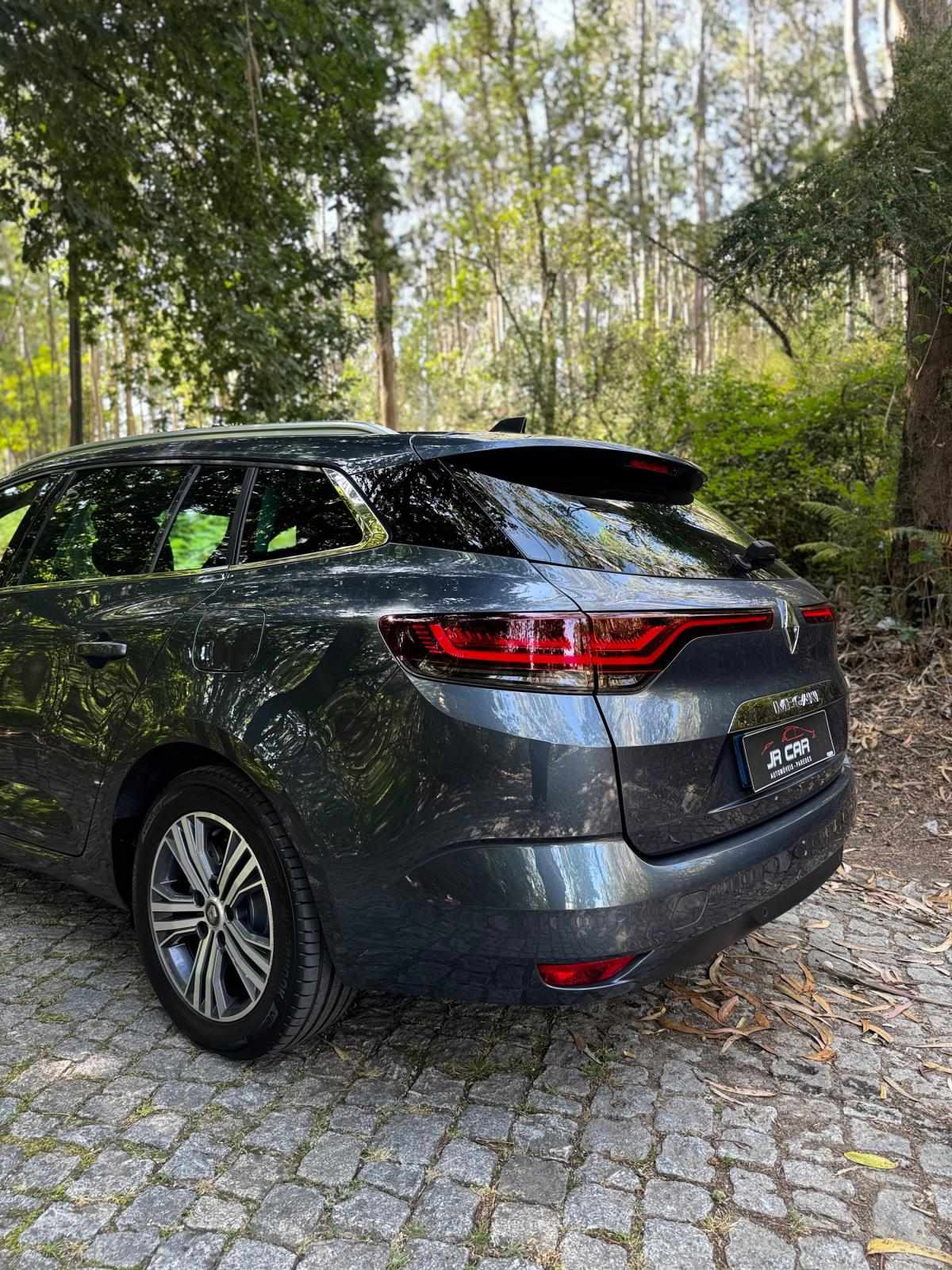 renault-megane-sport-tourer-2022-hibrido-a-gasolina-1598cc