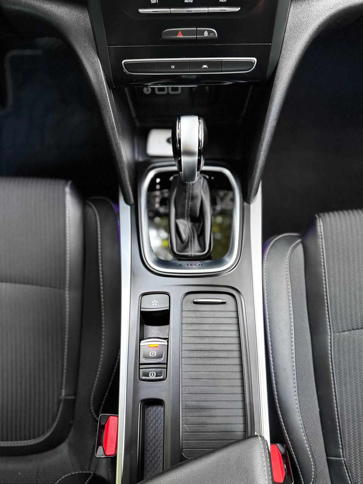 renault-megane-sport-tourer-2022-hibrido-a-gasolina-1598cc