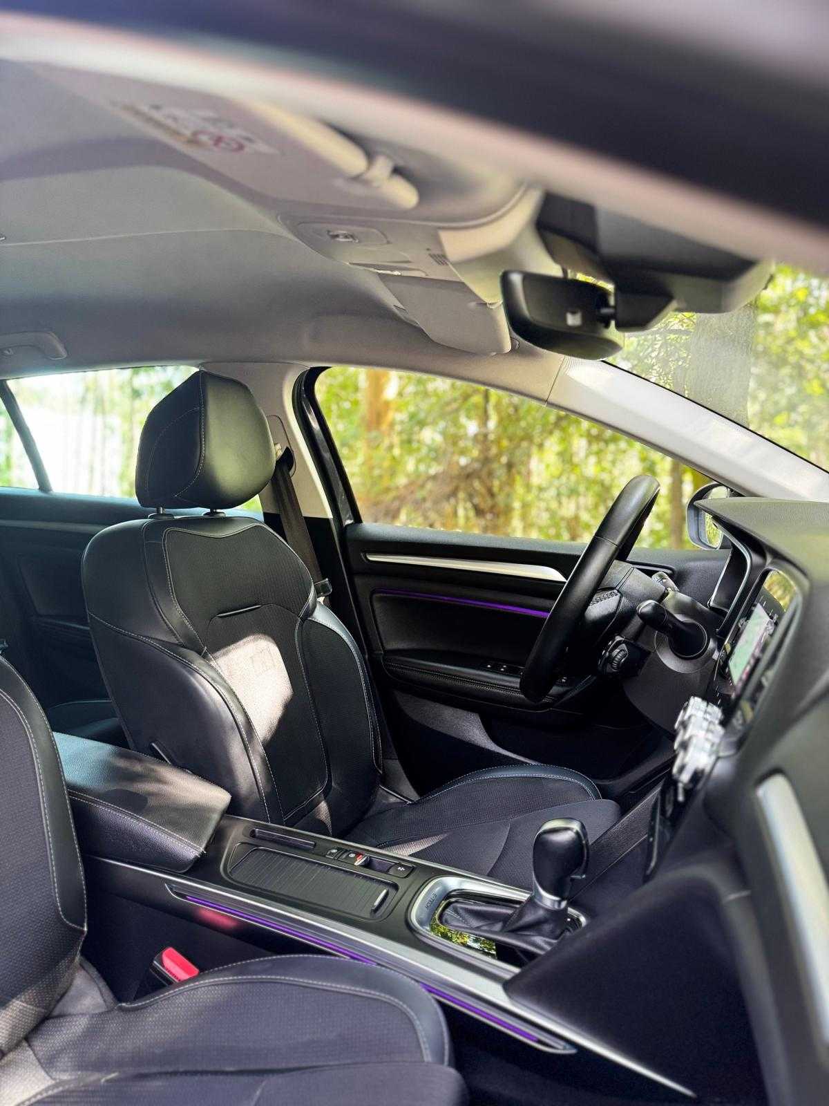 renault-megane-sport-tourer-2022-hibrido-a-gasolina-1598cc