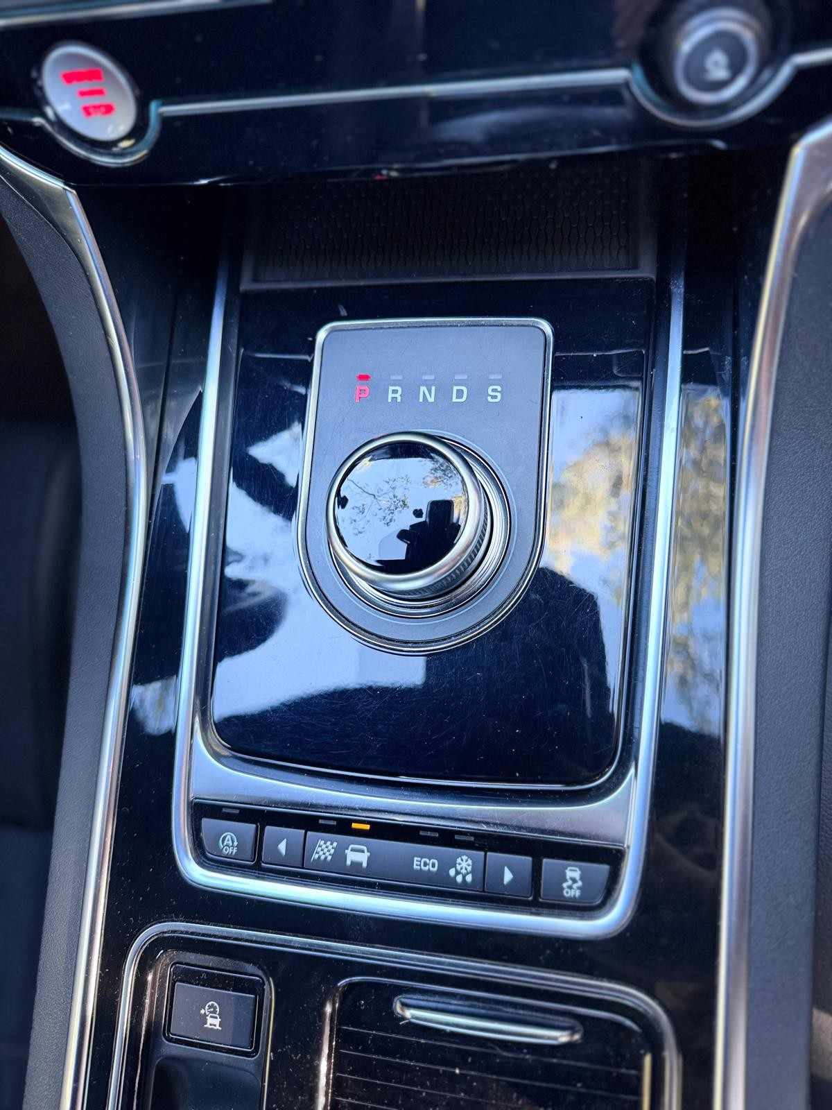 jaguar-xe-2018-diesel-1999cc