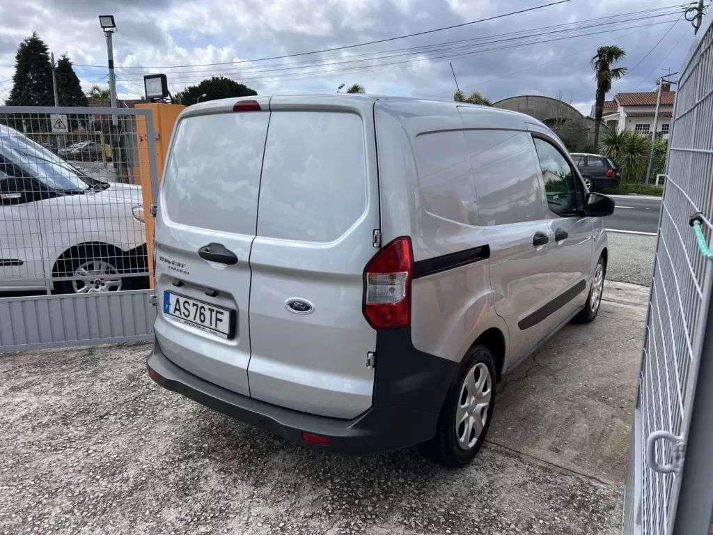 ford-transit-courier-2022-diesel-1499cc