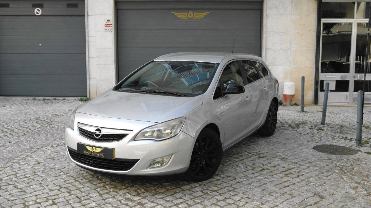 opel-astra-sport-tourer-2011-diesel-1686cc