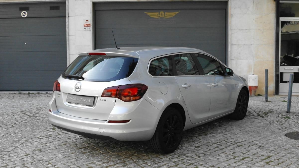 opel-astra-sport-tourer-2011-diesel-1686cc