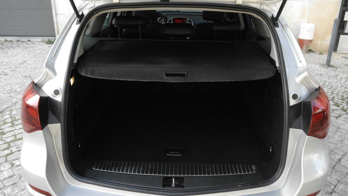 opel-astra-sport-tourer-2011-diesel-1686cc