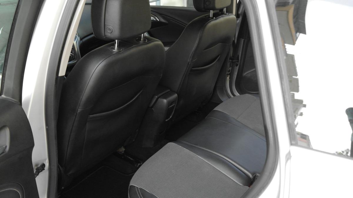 opel-astra-sport-tourer-2011-diesel-1686cc