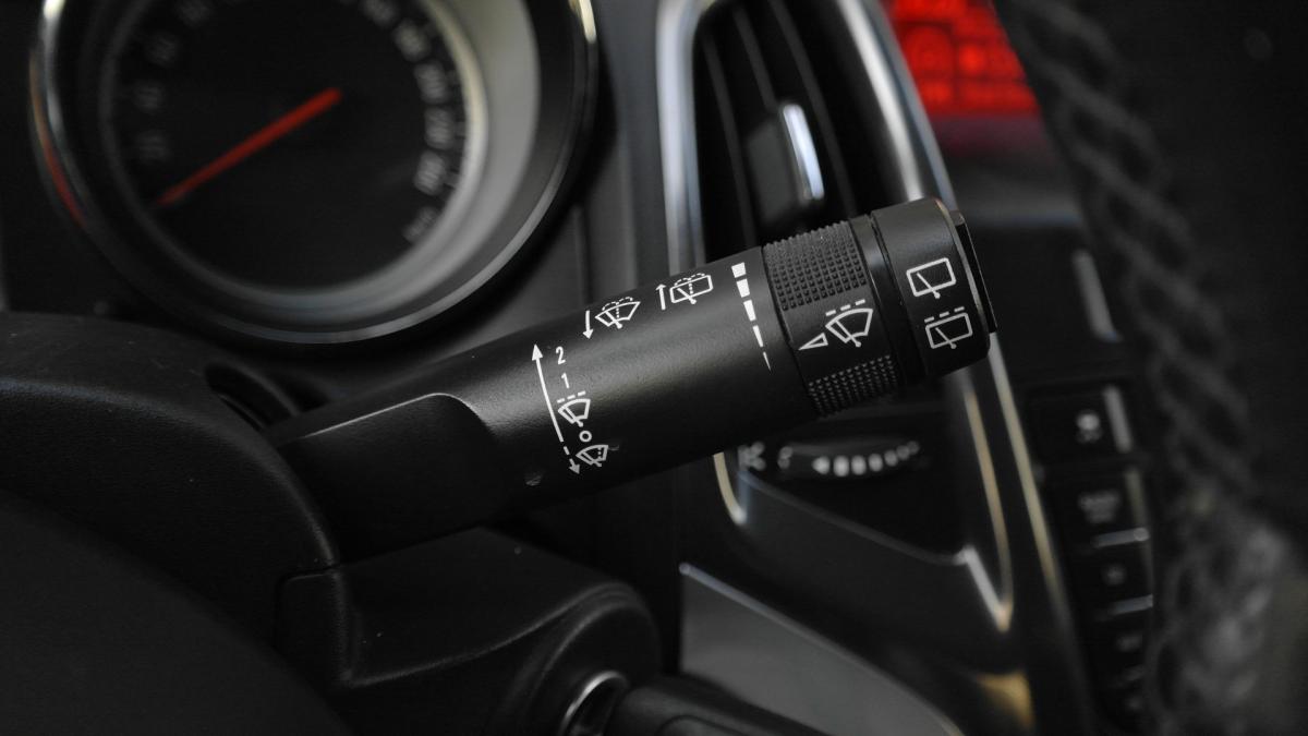 opel-astra-sport-tourer-2011-diesel-1686cc