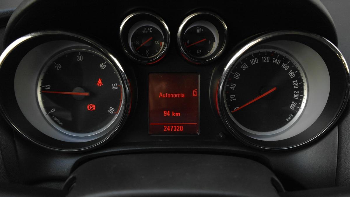 opel-astra-sport-tourer-2011-diesel-1686cc