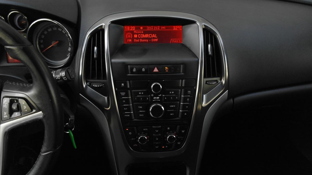 opel-astra-sport-tourer-2011-diesel-1686cc