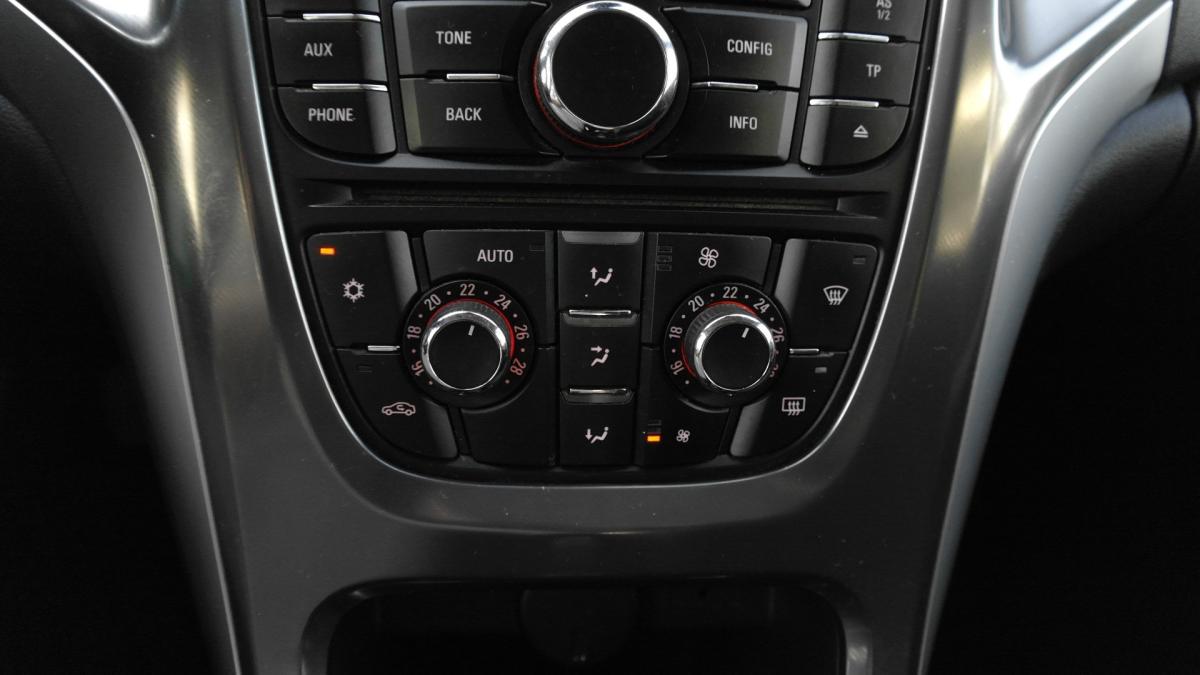 opel-astra-sport-tourer-2011-diesel-1686cc