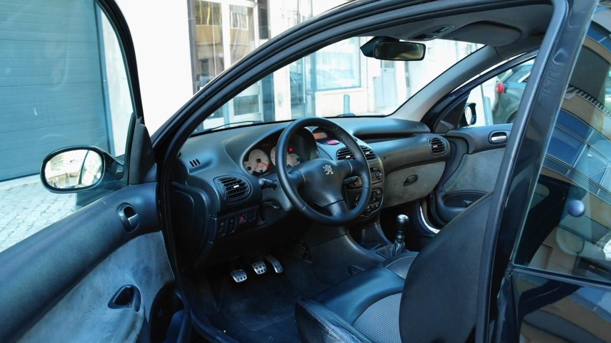 peugeot-206-1-6-2001-gasolina-1587cc