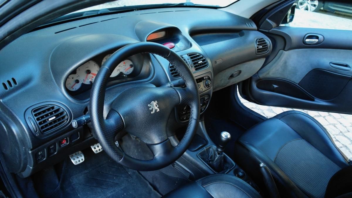 peugeot-206-1-6-2001-gasolina-1587cc