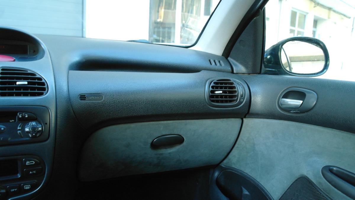peugeot-206-1-6-2001-gasolina-1587cc