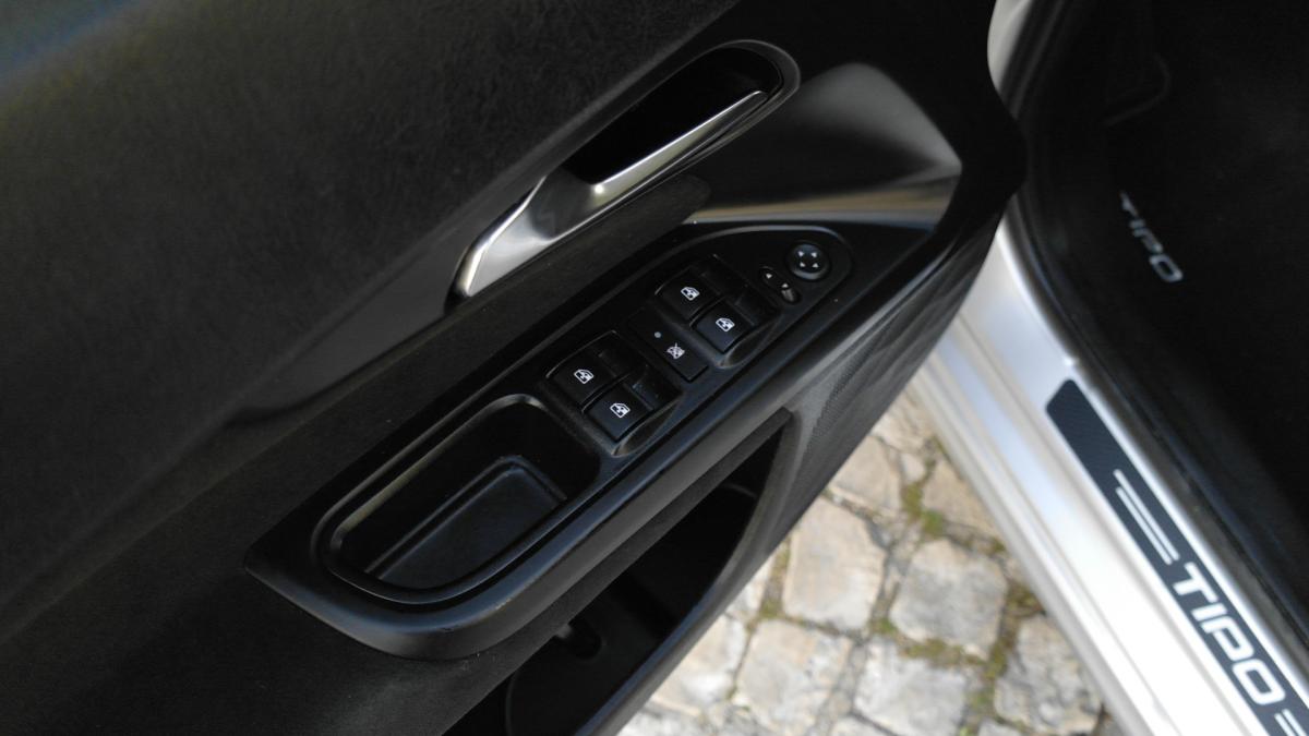 fiat-tipo-station-wagon-2018-diesel-1248cc