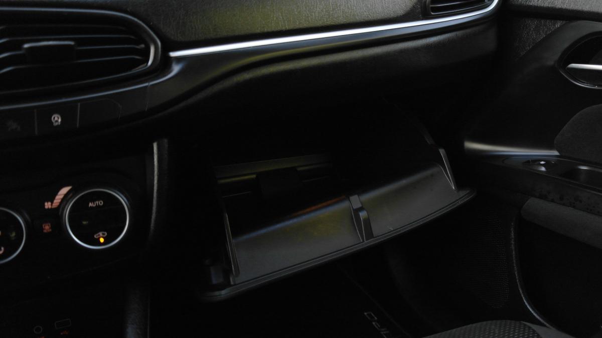 fiat-tipo-station-wagon-2018-diesel-1248cc