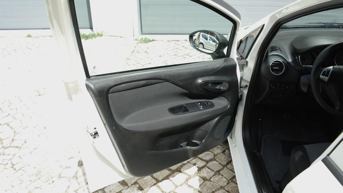 fiat-punto-2018-gasolina-1242cc