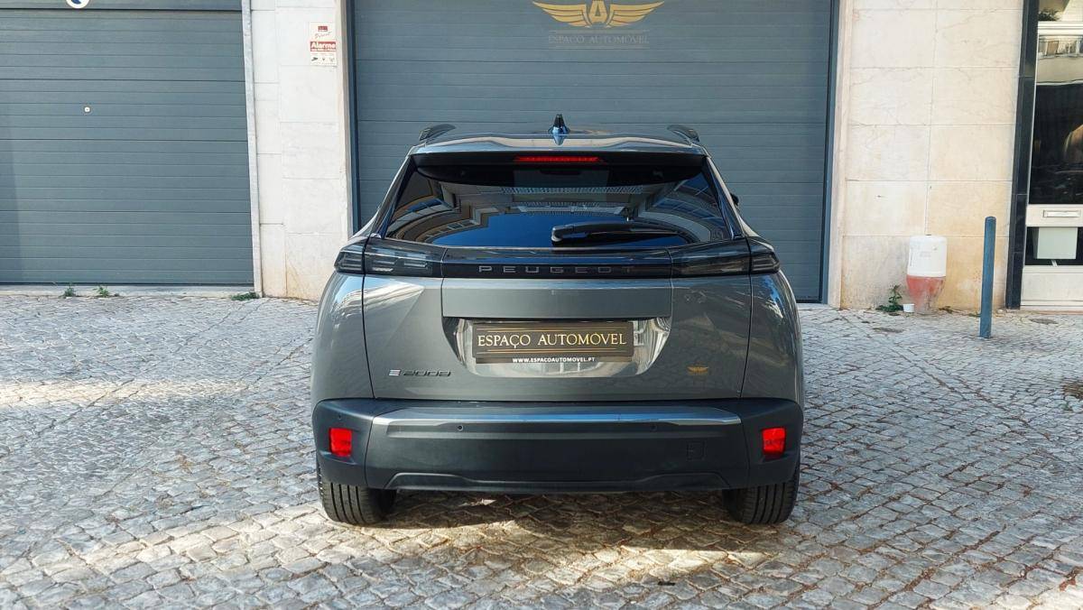 peugeot-e-2008-2025-eletrico-0cc