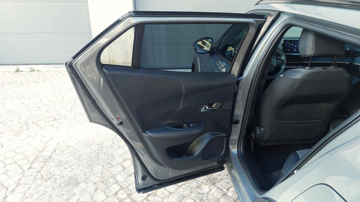 peugeot-e-2008-2025-eletrico-0cc