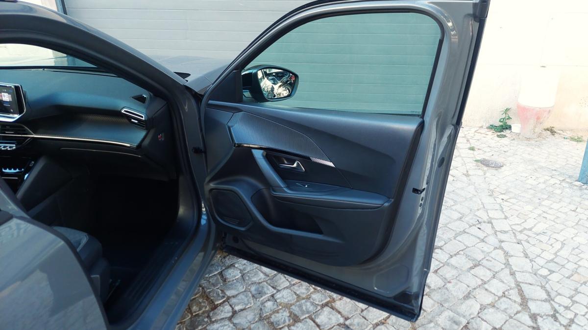 peugeot-e-2008-2025-eletrico-0cc