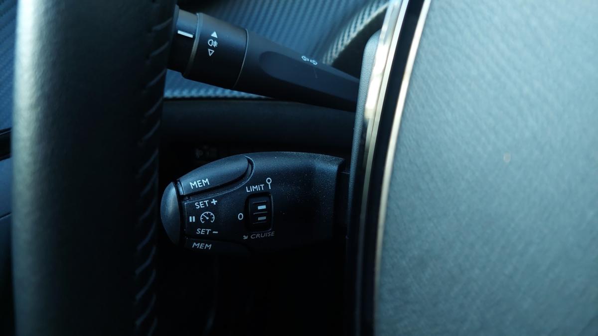 peugeot-e-2008-2025-eletrico-0cc