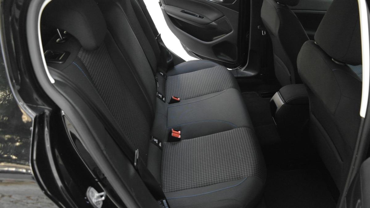 peugeot-308-2020-gasolina-1199cc