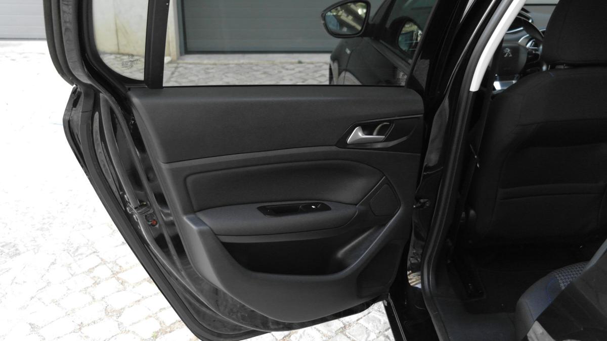 peugeot-308-2020-gasolina-1199cc