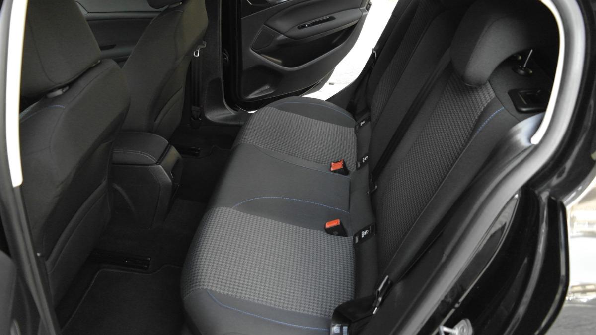peugeot-308-2020-gasolina-1199cc