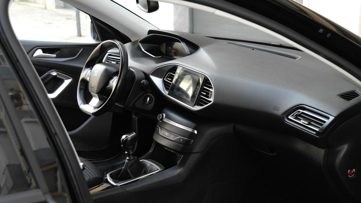 peugeot-308-2020-gasolina-1199cc